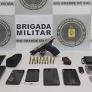 Prisão aconteceu no bairro Santa Corona Um homem, de 40 anos, e uma mulher, de 26, foram presos pelo crime de porte ilegal de arma de fogo em Caxias do Sul.