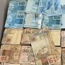 Polícia - Cerca de R$ 50 mil em espécie, anotações do comércio de drogas e celulares foram apreendidos com a foragida.