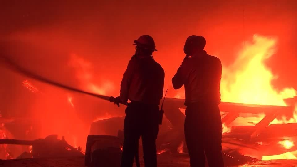 Sobe para dez o número de mortos nos incêndios da Califórnia