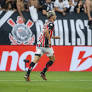 Quem joga no futebol hoje? Neste domingo (26), o destaque dos jogos de hoje é o clássico entre São Paulo e Corinthians pelo Paulistão. Por outros Estaduais...