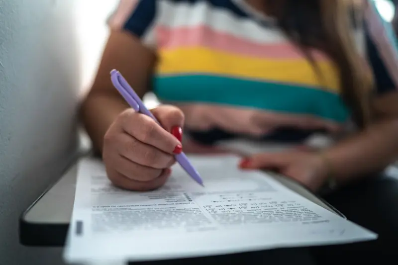 20 concursos públicos para ficar de olho em 2025, com salários de até R$ 17 mil
