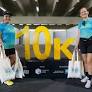 A 52ª edição da Corrida de Reis 2025 começou nesta terça-feira (28) com a entrega dos kits aos 12 mil participantes inscritos.