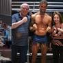 O apresentador Marcos Mion, de 45 anos, vive um lutador no filme MMA - Meu Melhor Amigo, que está em cartaz nos cinemas brasileiros.