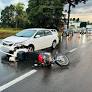 O motorista do Corolla não sofreu ferimentos, enquanto o motociclista foi socorrido com escoriações leves e encaminhado ao Hospital da Unimed.