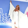 Helô Pinheiro apresentou o evento Rio Bossa Nova, que marca o verão carioca com música, esporte e ação social.