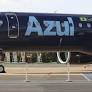 A companhia aérea Azul informou nesta sexta-feira (24) que encerrará totalmente suas operações em 12 cidades brasileiras a partir do dia 10 de março.