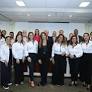 Na área externa da nova casa do BBB25 tem cadeiras de descanso perto do Big Fone • Reprodução/TV Globo