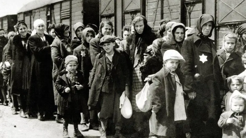 Os judeus forçados a trabalhar nas câmaras de gás no Holocausto: 'Perguntei a mim mesmo: onde está Deus?'