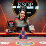 O Freezeout do KSOP GGPoker RJ foi vencido pela jogadora Marina Manz, que levou mais um grande troféu do circuito; confira.