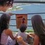 Atividade interativa convida crianças a desvendar enigmas inspirados na famosa série Miraculous.