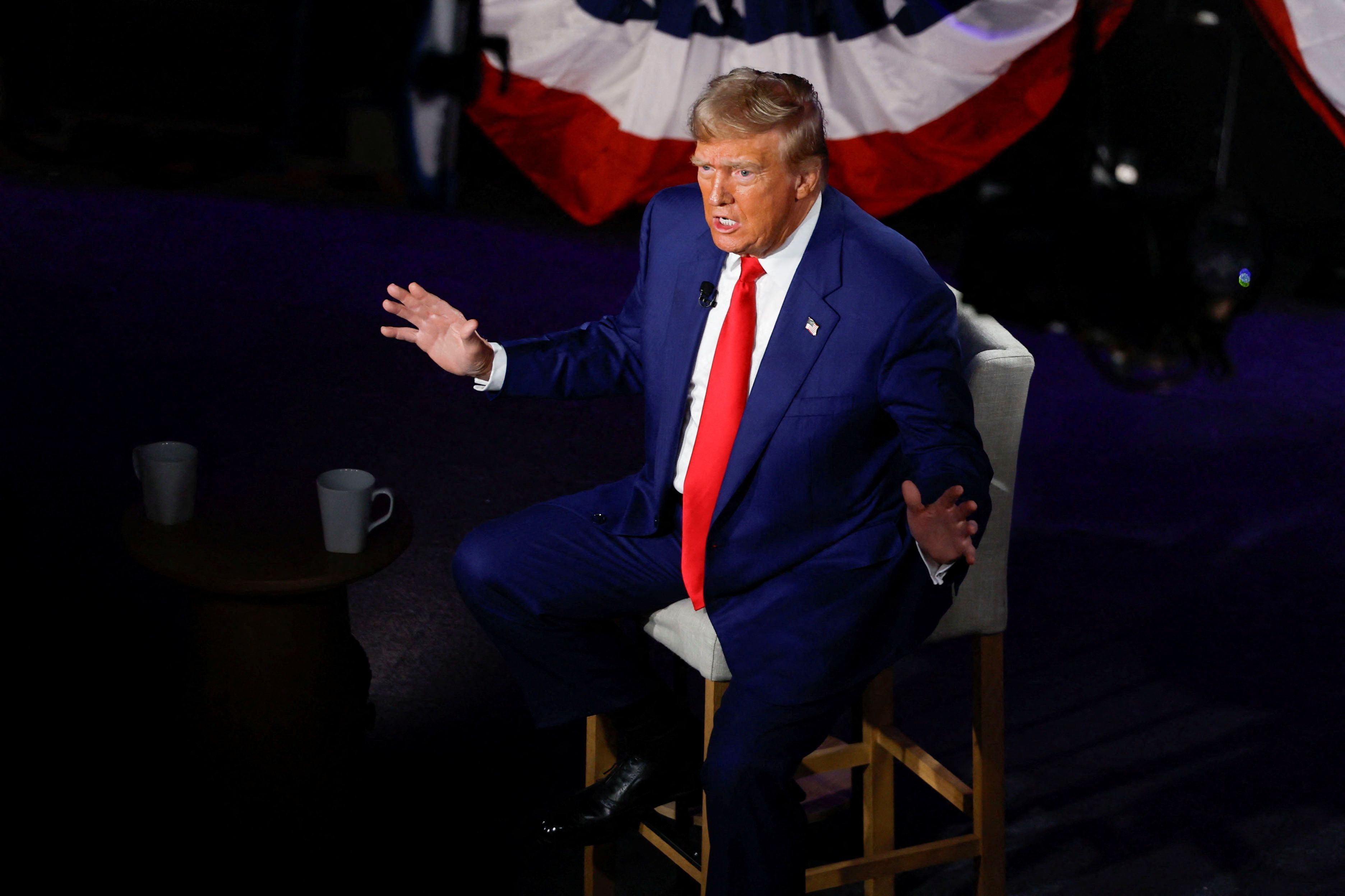 Donald Trump afirma que cobrará tarifas e taxará outros países em novo mandato