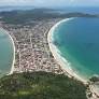 A exemplo de outros destinos cobiçados no Litoral de Santa Catarina, como Florianópolis e Balneário Camboriú, Bombinhas tem praias com problemas crônicos.