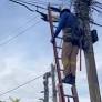 Dois homens foram presos em flagrante suspeitos de furtar fios de cobre da rede de telefonia em Aparecida de Goiânia.