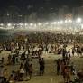 O calor intenso tem levado cariocas e turistas a lotar as praias até mesmo depois que o sol se põe. Registros nas redes sociais no fim de semana e no...