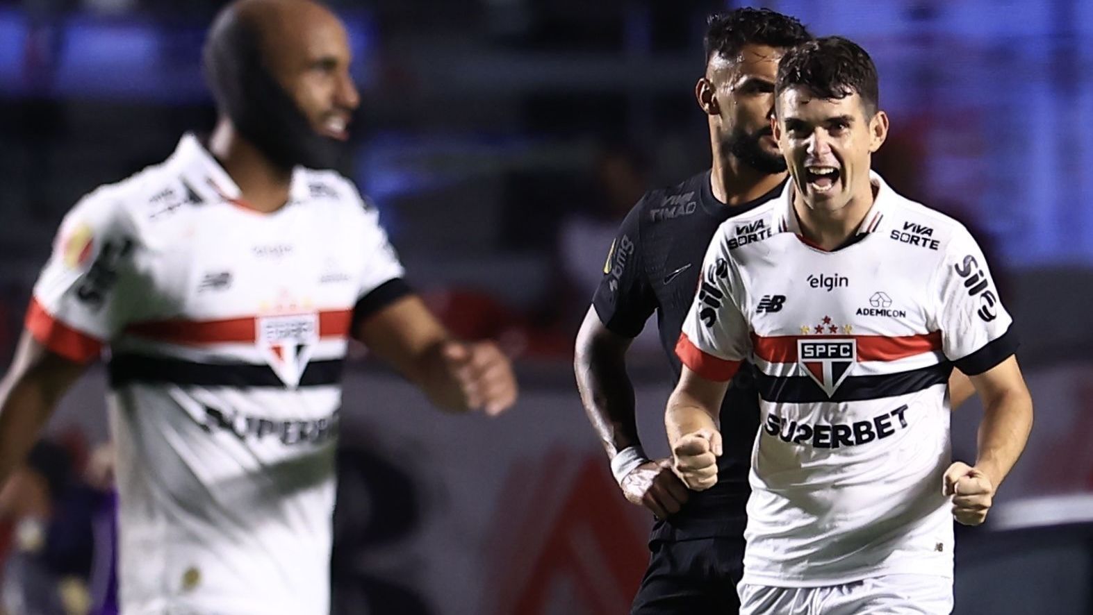 Após atraso devido às chuvas, São Paulo bate Corinthians com gols “de Cotia” pelo Paulistão