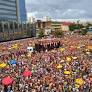 O comércio de Belo Horizonte está autorizado a vender bebidas e comercializar o uso de banheiro durante o Carnaval 2025.