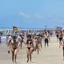 A temporada de verão marca o ponto alto de negócios que têm como foco atender a demanda do público no litoral gaúcho.