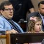 Quem tem chamado a atenção nos espaços da Câmara de Caxias do Sul é a filha do vereador Rafael Bueno (PDT), Maria Rafaela, de quatro anos.