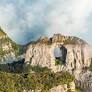 Ambiente montanhoso e cercado por florestas nativas de Urubici é propício para atividades como tirolesa, trekking, mountain bike e escalada.