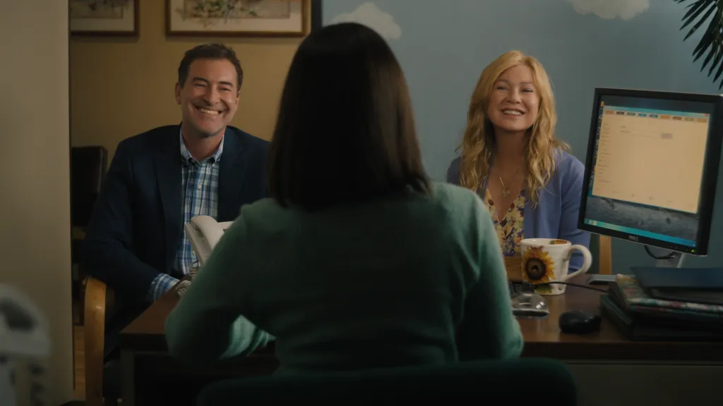 Mark Duplass e Ellen Pompeo em nova série • Divulgação