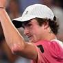 Após vencer o número 9 do mundo, o russo Andrey Rublev, na manhã de terça-feira (14), o brasileiro João Fonseca volta às quadras do Australian Open nas...