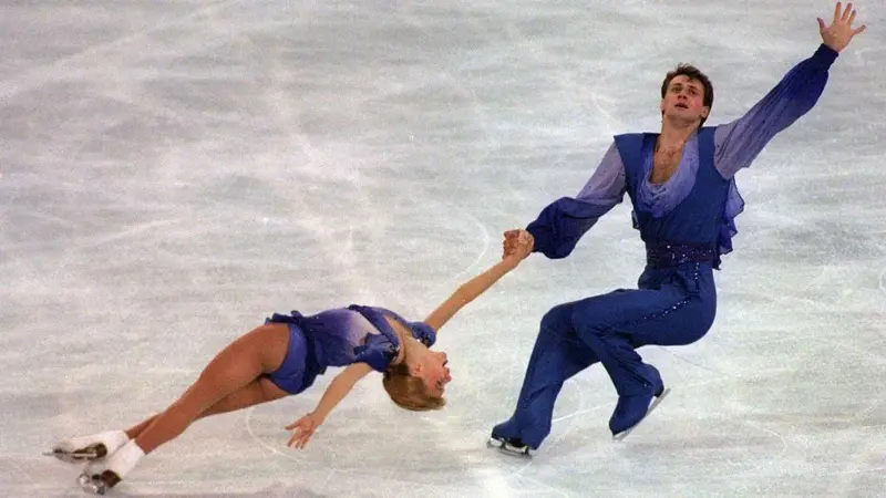 Os patinadores renomados que estavam no avião da American Airlines