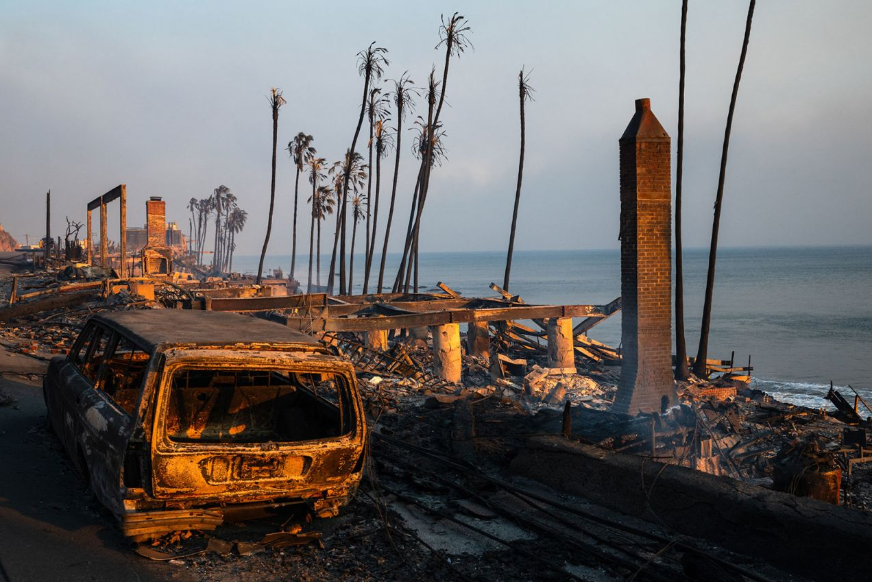 Seis grandes incêndios estão ativos em Los Angeles; cinco pessoas morreram