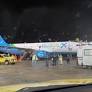Um grupo de 158 pessoas deportadas, incluindo 88 brasileiros, passou a noite em um salão do aeroporto internacional Eduardo Gomes, em Manaus.