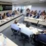 O governador Wilson Lima divulgou, na segunda-feira (27), um amplo conjunto de ações para o enfrentamento às queimadas no Amazonas, com foco em prevenir e.
