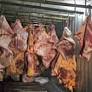 Quatro pessoas foram presas no Rio de Janeiro na operação “Carne Fraca”, que investigou a empresa Tem Di Tudo Salvados, em Três Rios. A empresa comprou 800...