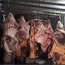 Rio - Uma empresa de Três Rios, no Centro-Sul Fluminense, investigada por comercializar carne bovina estragada, que ficou submersa nas enchentes de Porto...
