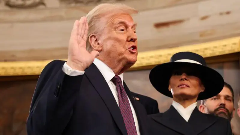 Trump exige que Putin acabe com a 'ridícula' guerra na Ucrânia ou enfrente novas sanções