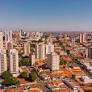 Está procurando voos baratos para viajar ao interior de São Paulo? Quer pagar menos que uma viagem de ônibus? Pode ser a negócios, turismo ou para...