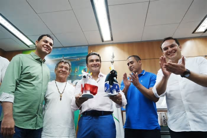 Secretário de Manaus e prefeito de Parintins buscam recursos à festa dos bois
