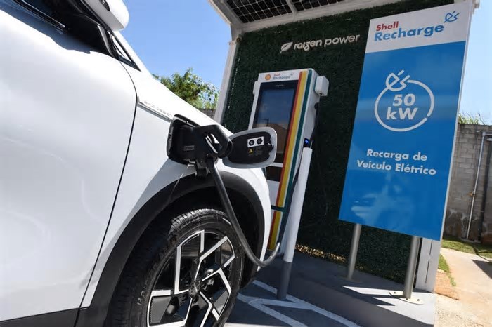 Infraestrutura para carro elétrico no Brasil cresce 22% em três meses