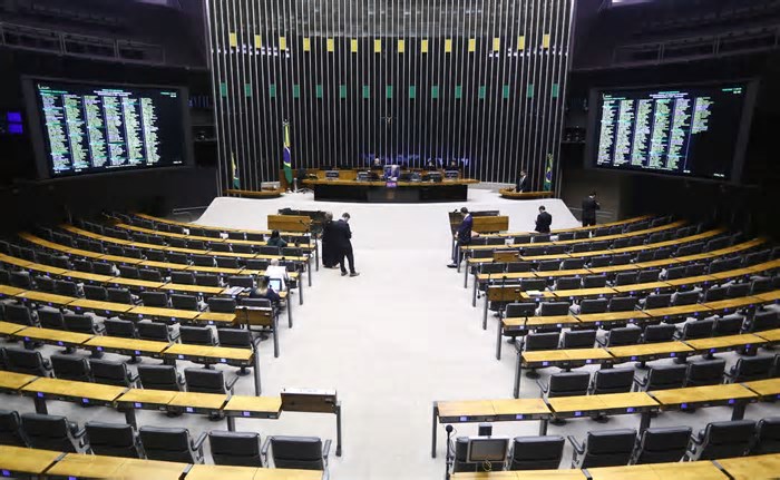 Câmara dos Deputados volta adiar consulta pública de regulação de criptomoedas, veja novo prazo
