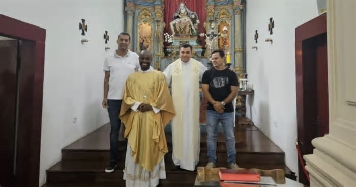 Nova linha de ônibus liga a Matriz Nossa Senhora do Bom Sucesso, no centro de Caeté, ao Santuário da Piedade