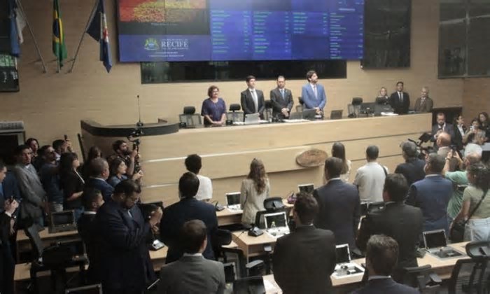 João Campos critica falhas na segurança durante confrontos entre torcidas no Recife