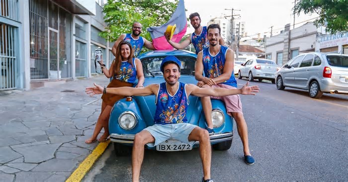 Bloco Fusca Azul celebra uma década de alegria no Carnaval de Porto Alegre