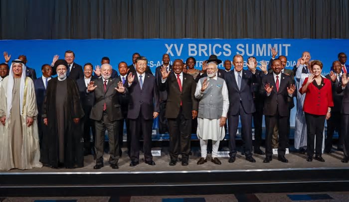 Brasil reforça uso de moeda local no Brics após ofensiva de Donald Trump