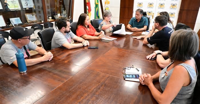 Sindiserv entrega ao Executivo de Caxias proposta de reajuste salarial de 5,5% para 2025