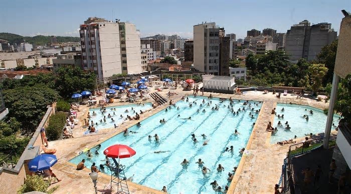 Saiba quem pode ter acesso gratuito às 11 piscinas do Sesc no RJ