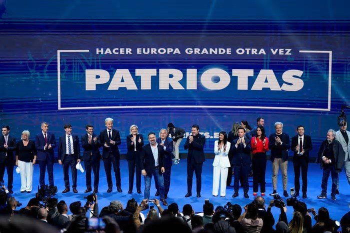 Líderes celebram retorno de Trump em comício de bloco ultradireitista da UE