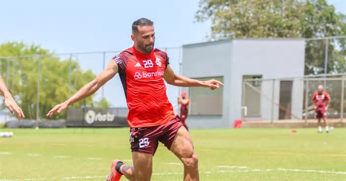 Santos vê novo obstáculo para acertar com Thiago Maia; confira