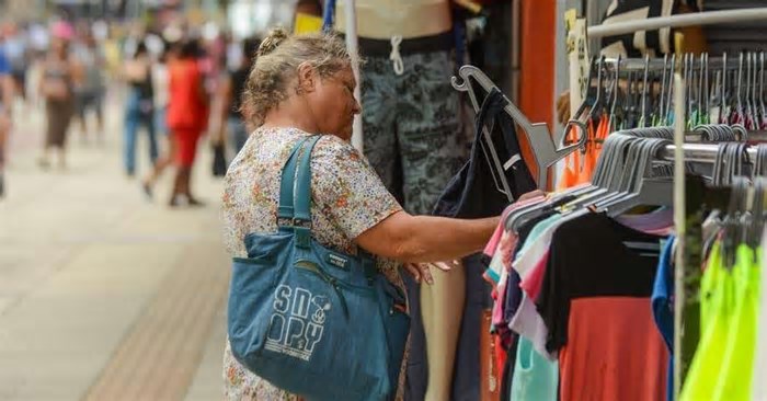 Serviços essenciais e comércio funcionarão normalmente durante o Carnaval em Porto Alegre
