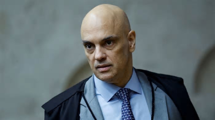 Moraes autoriza preso por fraude em cartão de vacina ir a evento do filho