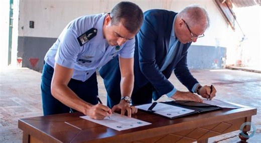 FAB assina ordem de serviço para readequação do hangar do INCAER