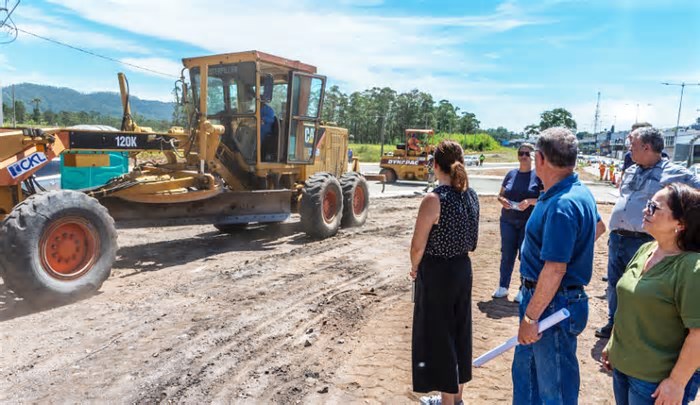 Prefeitura de Mogi retoma obras da rotatória em Cezar de Souza