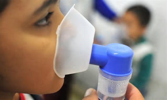 Casos de Síndrome Respiratória Aguda aumentam em crianças com a volta às aulas