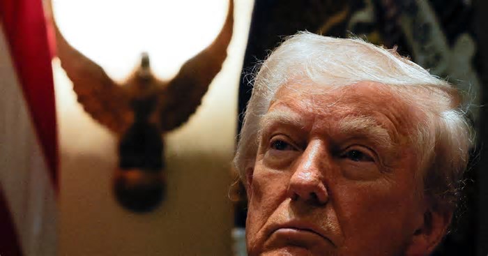 “A UE foi criada para prejudicar os Estados Unidos, mas agora sou eu o Presidente”: Trump anuncia “para breve” tarifas de 25% para a Europa